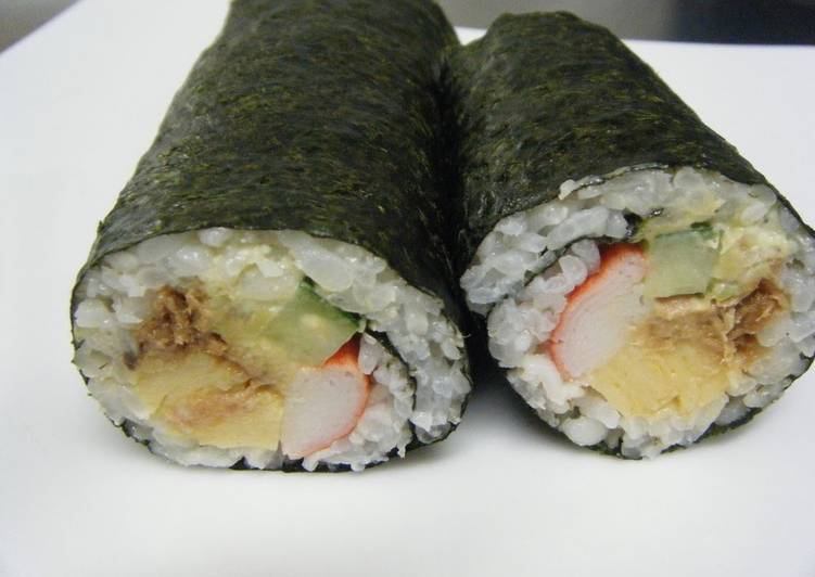 Steps to Prepare Speedy Futomaki! For Ehoumaki: Delicious Salad Sushi Rolls
