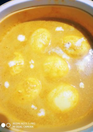 A picture of Egg curry.