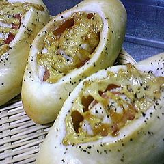 A picture of Delicious Bakery-Style Bacon Bread.