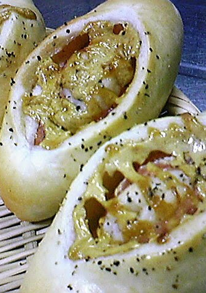 A picture of Delicious Bakery-Style Bacon Bread.