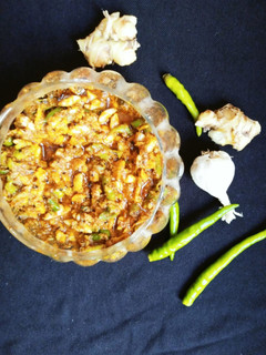 अदरक लहसुन मिर्ची इंस्टेंट अचार (Instant Garlic Ginger Achar Recipe In Hindi) रेसिपी मुख्य फोटो