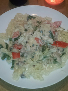 A picture of Chicken Alfredo.