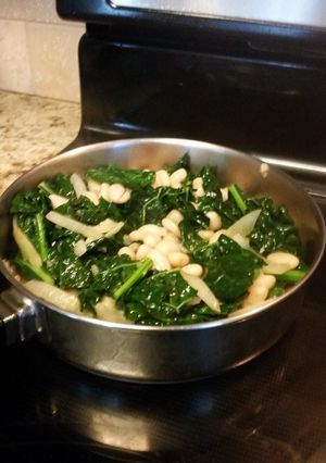 A picture of Kale & Cannellini Beans.