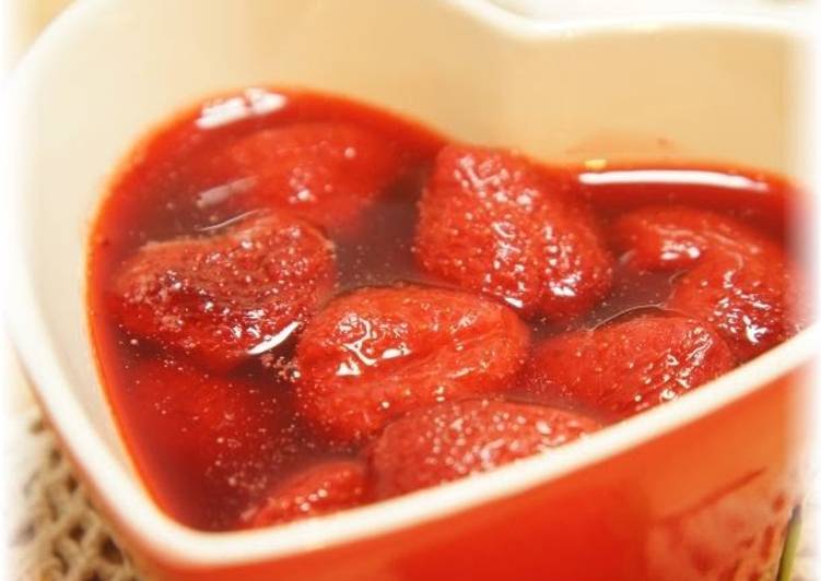 Easy Microwavable Low-Cal Strawberry Preserves