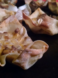 A picture of Sausage & Ranch Wonton Appetizers.