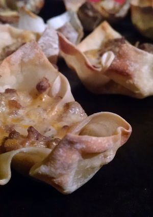 A picture of Sausage & Ranch Wonton Appetizers.