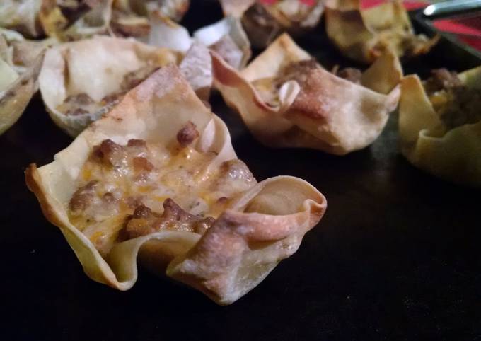 Step-by-Step Guide to Prepare Speedy Sausage & Ranch Wonton Appetizers