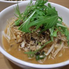 A picture of Vegetarian Dan Dan Noodles with Shredded Daikon.