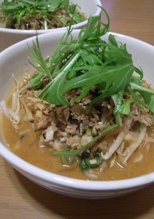 A picture of Vegetarian Dan Dan Noodles with Shredded Daikon.