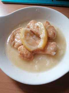 Una foto de Pollo al limón estilo chino