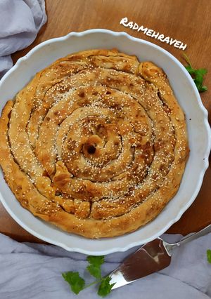 عکسی از دستور بورِک (Borek) و طرز پیچیدن آن