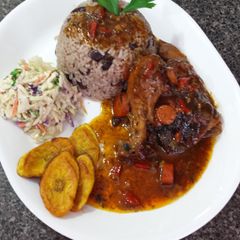 A picture of Jamaican brown stewed chicken.