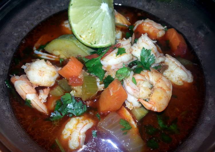 Spicy chorizo &amp; longaniza shrimp soup