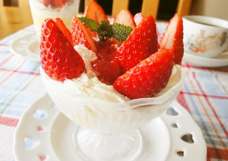 Strawberry Yogurt Custard Parfait