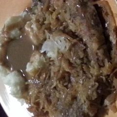 A picture of Crock pot pork chops with sauerkraut.