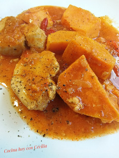 Una foto de Pechugas de pollo guisadas con boniatos