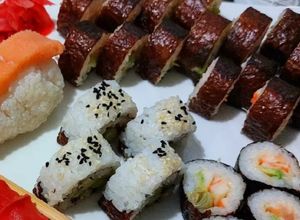 صورة لوصفة سوشي 🥰 (ماكي / اوراماكي / نيجيري) 🥢🍣