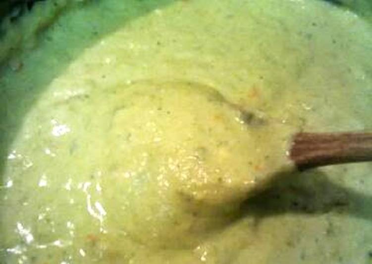 Recipe of Favorite Patricia&#39;s Creamy Broccoli and Cheese soup.