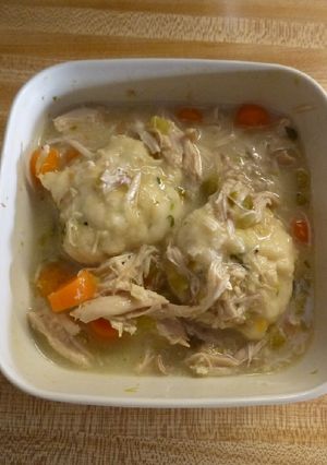 A picture of Lee's Homemade Chicken and Dumplings.