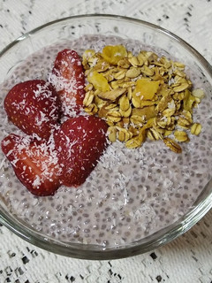 Una foto de Banatilla Chía Pudding -vegano- 🍓🍌 :)