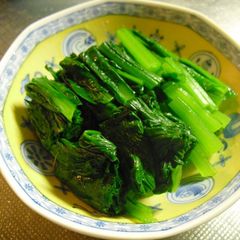 Komatsuna and Spinach Steamed in the Microwave A picture of Komatsuna and Spinach Steamed in the Microwave.