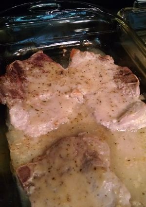 A picture of Grill mates baked pork chops.