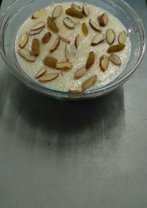 A picture of Sooji ki kheer.