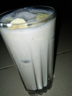 A picture of Banana smoothie.