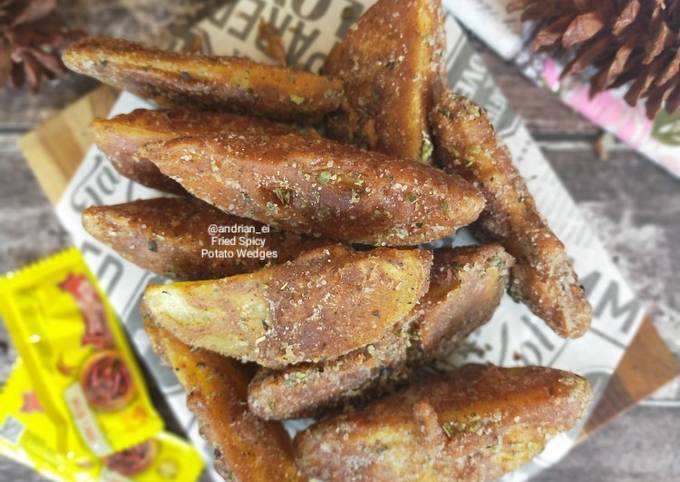Langkah Mudah untuk Menyiapkan Fried Spicy Potato Wedges yang Enak