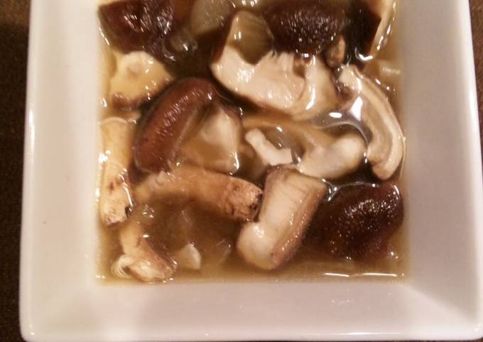 How to Prepare Homemade Easy Mushroom Soup With Onion Soup Stock