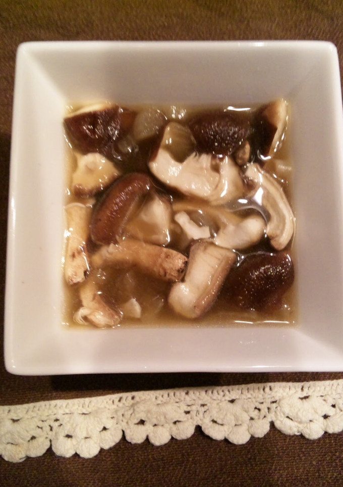 A picture of Easy Mushroom Soup With Onion Soup Stock.
