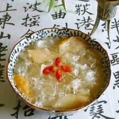 A picture of Asian Pear and White Wood Ear Mushroom Dessert.