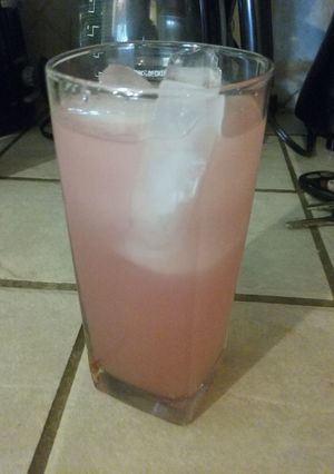 A picture of Agua fresca de sandia.