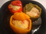 Pimientos tricolor rellenos de atún y verduras sin horno