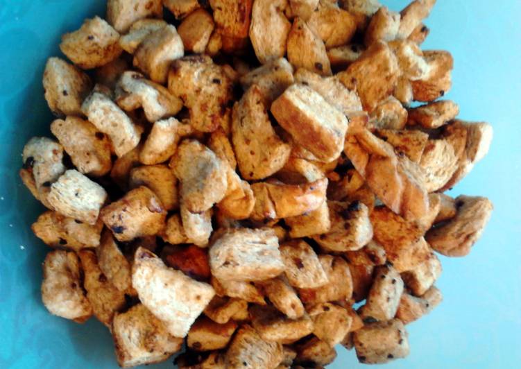 Steps to Make Favorite Toasted Garlic Rye Croutons