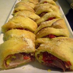 A picture of Spicy Italian Crescent Ring.