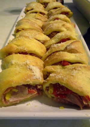 A picture of Spicy Italian Crescent Ring.