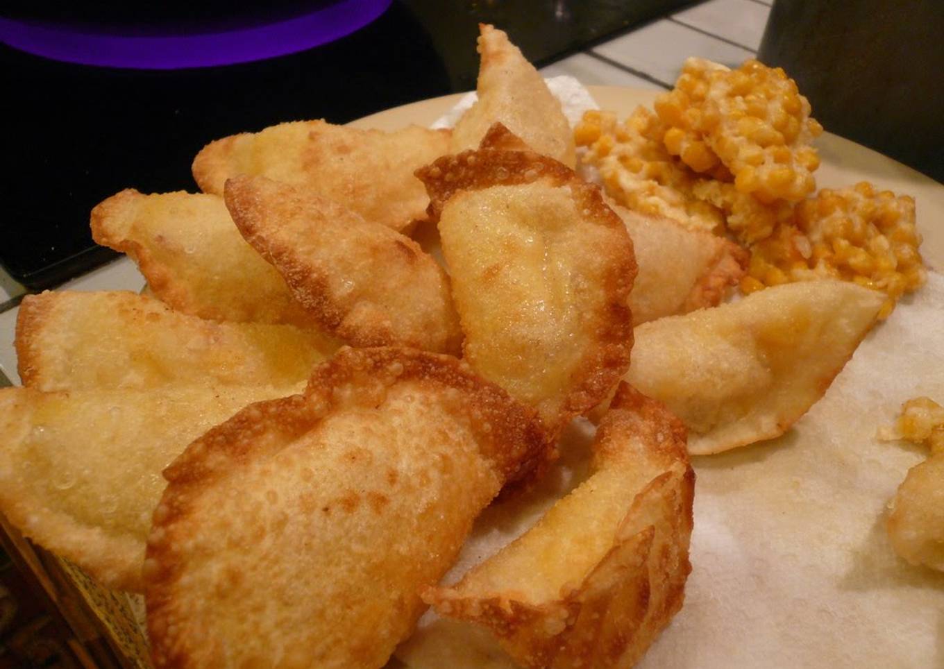 Gyoza skin, corn և potato snack