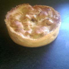 A picture of Mandys Apple pie.