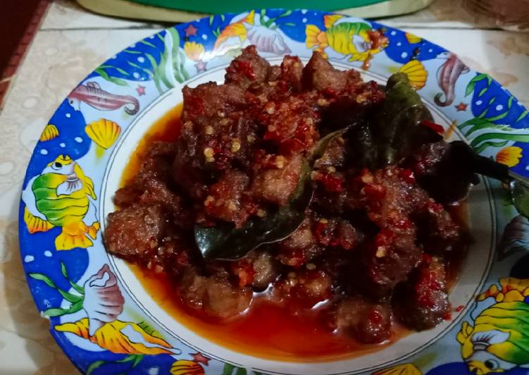 Daging goreng balado