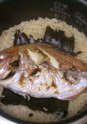 A picture of Sea Bream Rice in a Rice Cooker ♪ A Whole Fish or Filets.