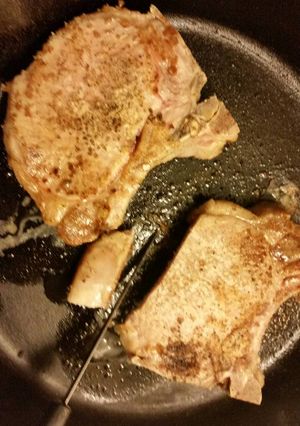 A picture of Brined pork chops.