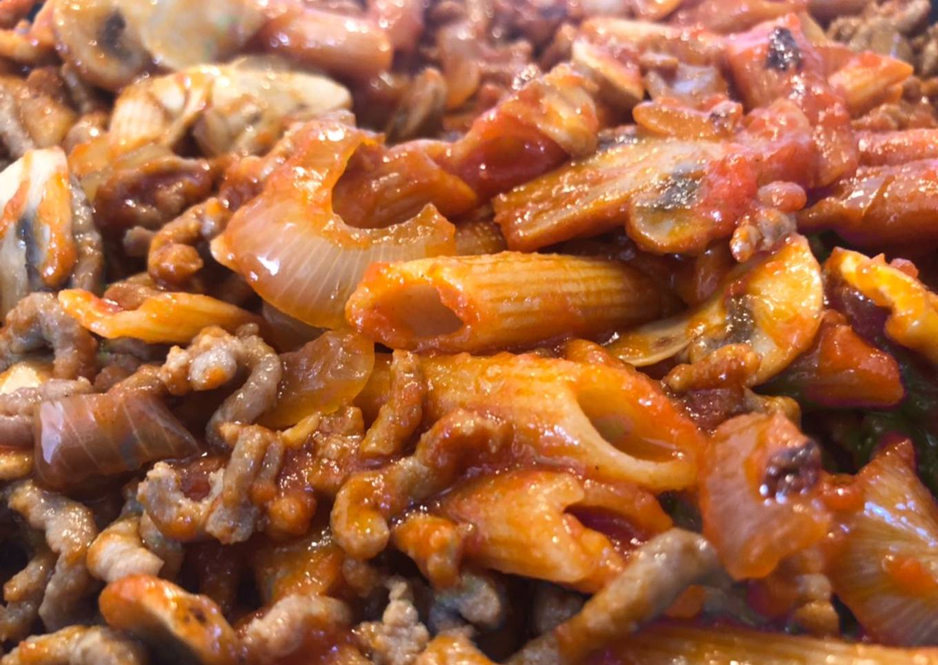 Macarrones integrales boloñesa con champis