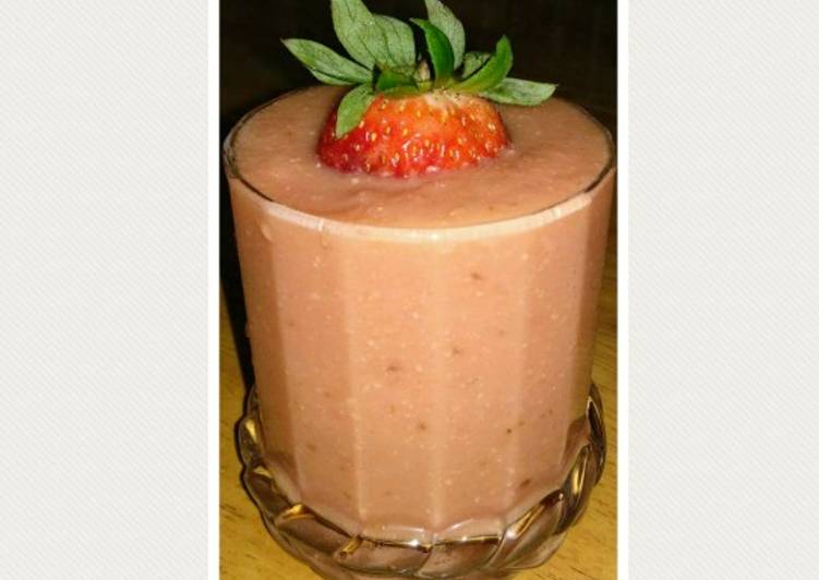 Recipe of Any-night-of-the-week Banana Strawberry Pear Smoothie