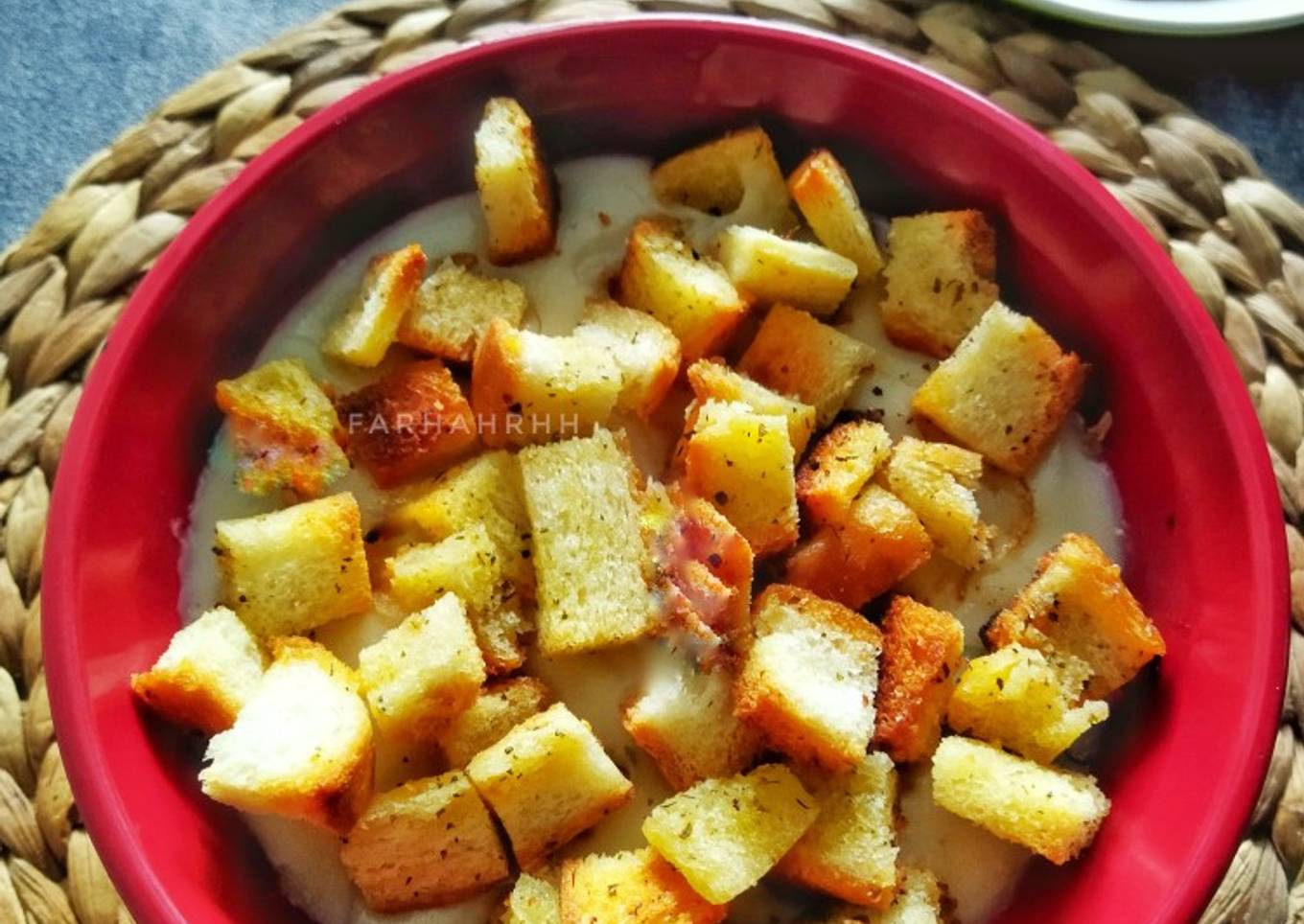 Simple Crouton with Cream Soup Chicken