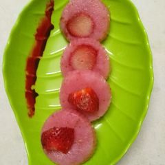 A picture of Strawberry Karachi halwa.