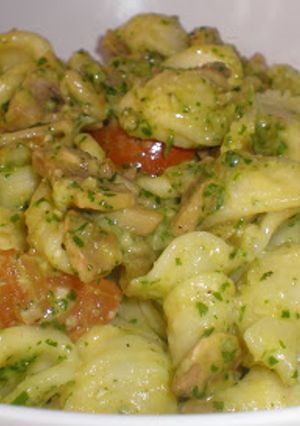 Foto principal de Orecchiette con verduras y pesto de rúcula y nueces