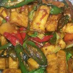 รูปของ Tahu kecap kemangi iris cabai