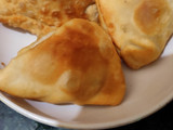 पीनट पोटैटो स्टफ़िंग समोसे (Peanut potato stuffing samose recipe in hindi)