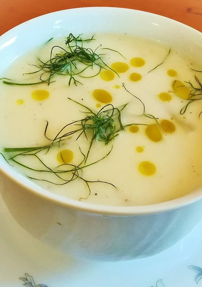 Una foto de Crema de espárragos blancos